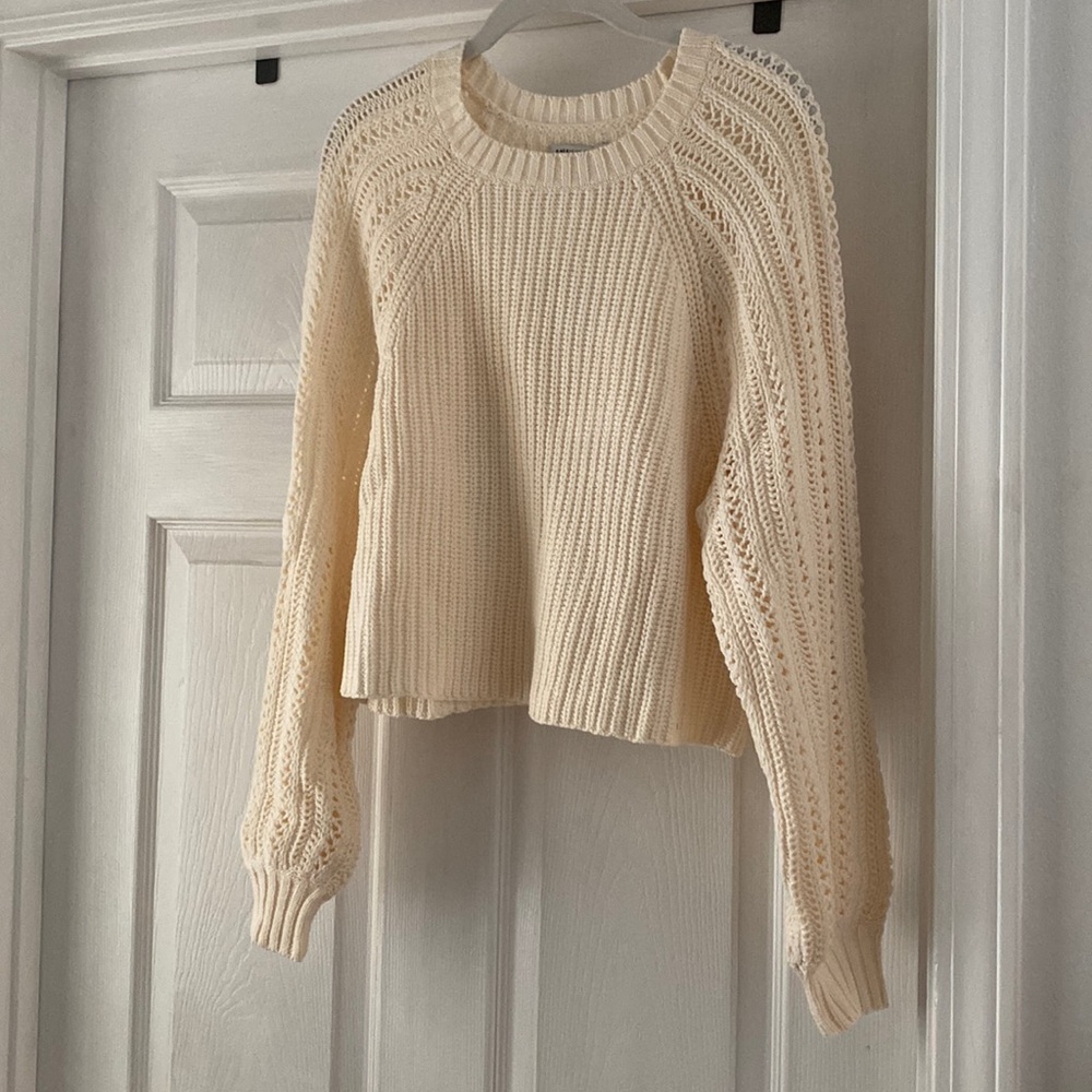 American Eagle white cropped sweater size M